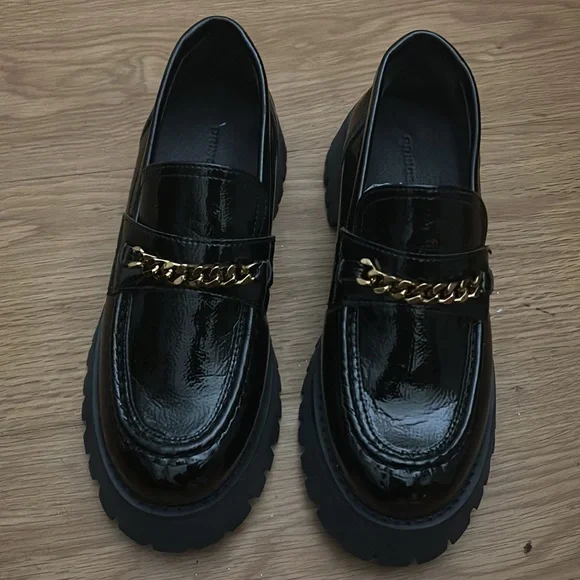 I both them on princess Polly I got a size 5 black I got the wrong size - Picture 3 of 4